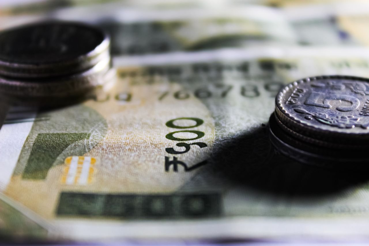 What Stops the Middle Class from Becoming Rich